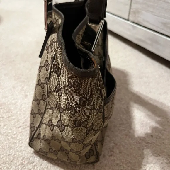 Gucci Brown Monogram Canvas Shoulder Bag with Stripe Handle - Picture 4 of 8